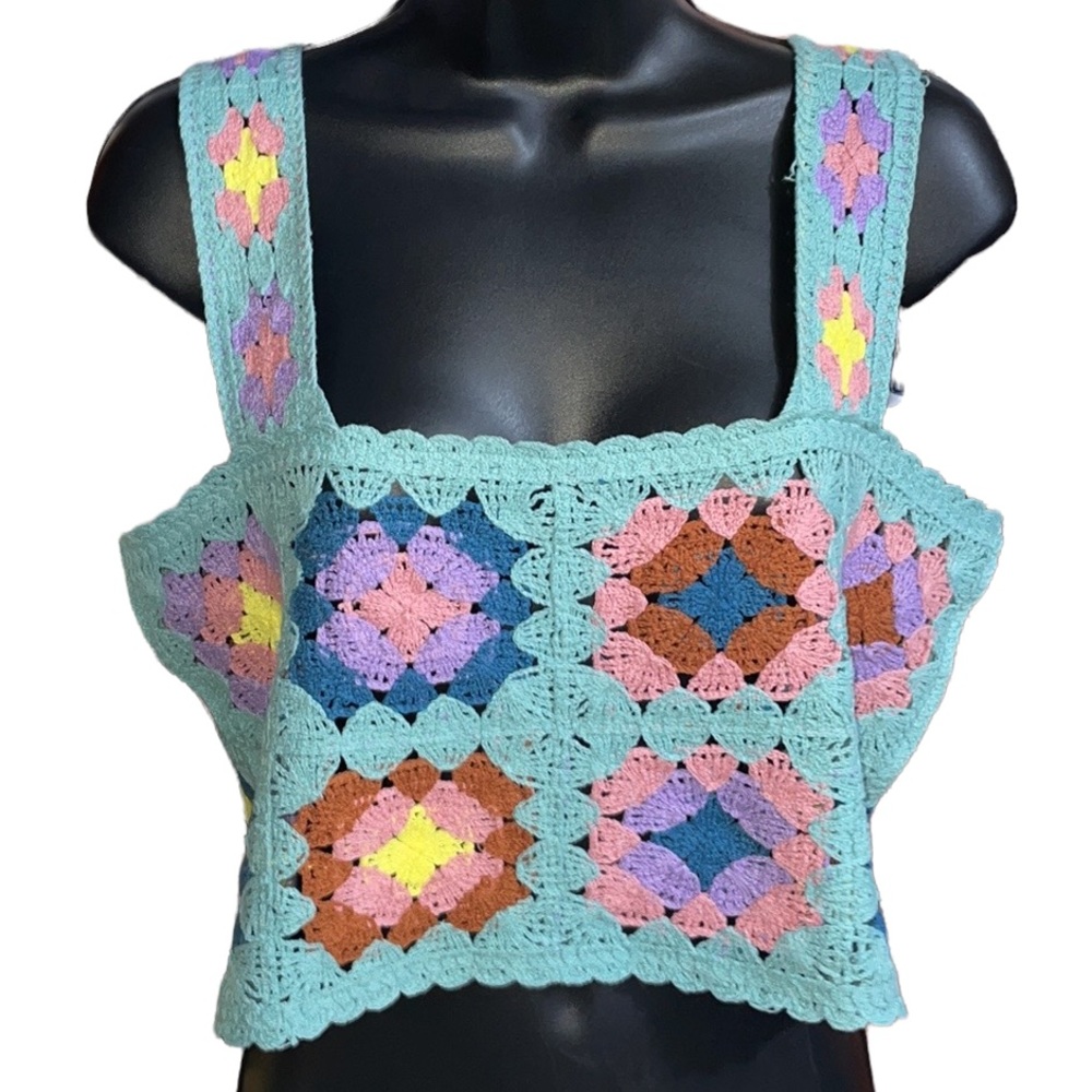NWT Witty Fox Acrylic Floral Crop Top, Size Medium